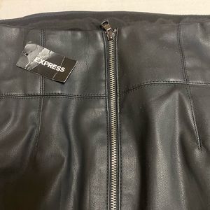 Woman express pencil midi leather skirt